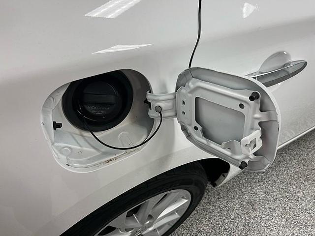 Photo of 2019 WHITE Nissan Sentra