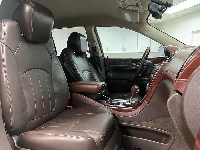 Photo of 2013 Champagne Silver Metallic Buick Enclave