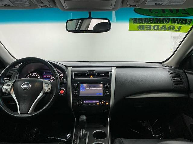 Photo of 2015 Brilliant Silver Nissan Altima