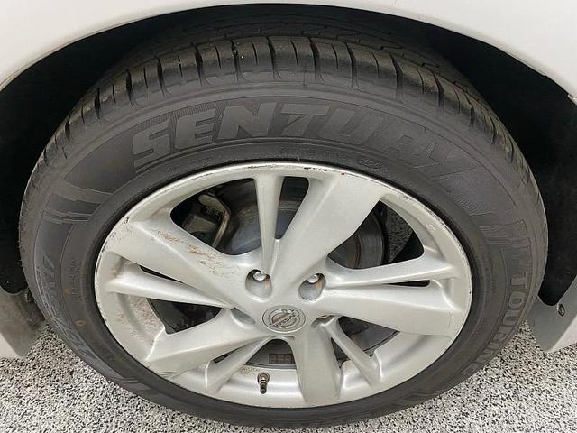 Photo of 2015 Brilliant Silver Nissan Altima