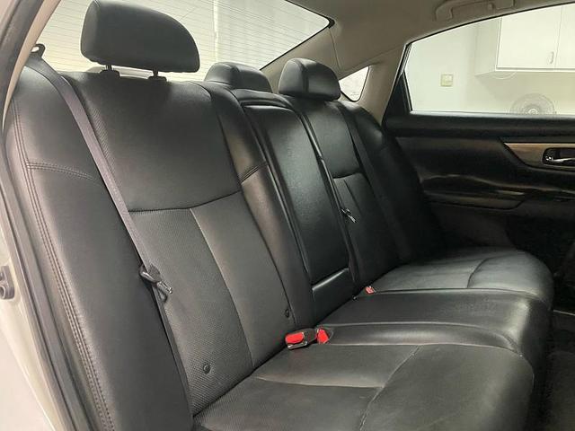 Photo of 2015 Brilliant Silver Nissan Altima