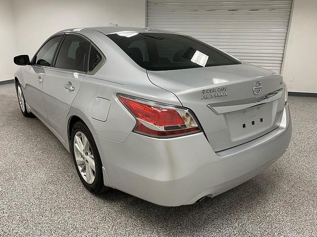 Photo of 2015 Brilliant Silver Nissan Altima