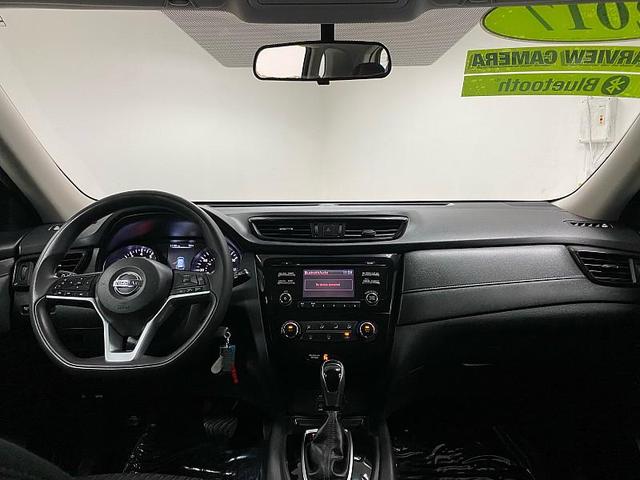 Photo of 2017 Gun Metallic Nissan Rogue