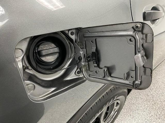 Photo of 2017 Gun Metallic Nissan Rogue
