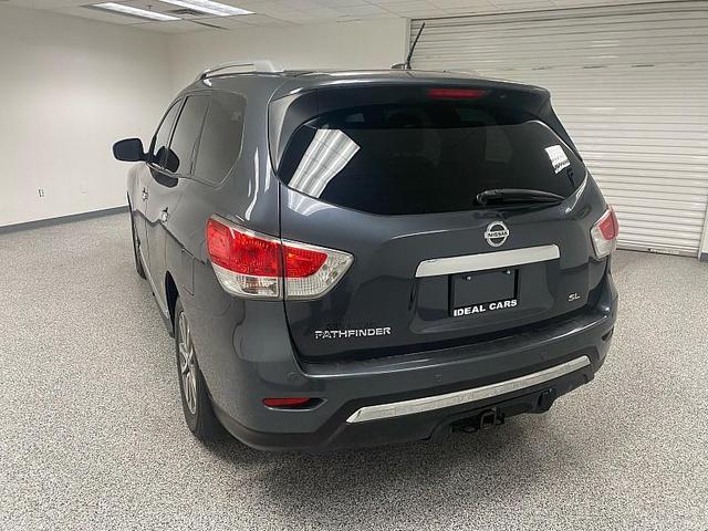 Photo of 2013 Dark Slate Nissan Pathfinder