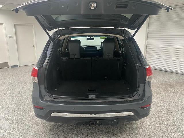 Photo of 2013 Dark Slate Nissan Pathfinder
