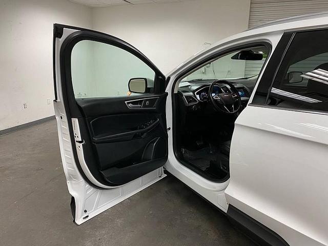Photo of 2018 WHITE GMC Acadia