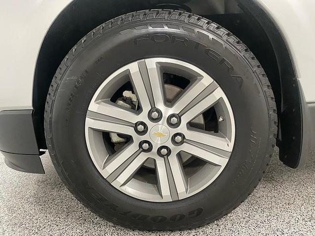 Photo of 2015 Silver Ice Metallic Chevrolet Traverse
