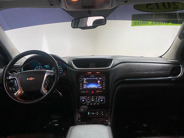 Photo of 2015 Silver Ice Metallic Chevrolet Traverse