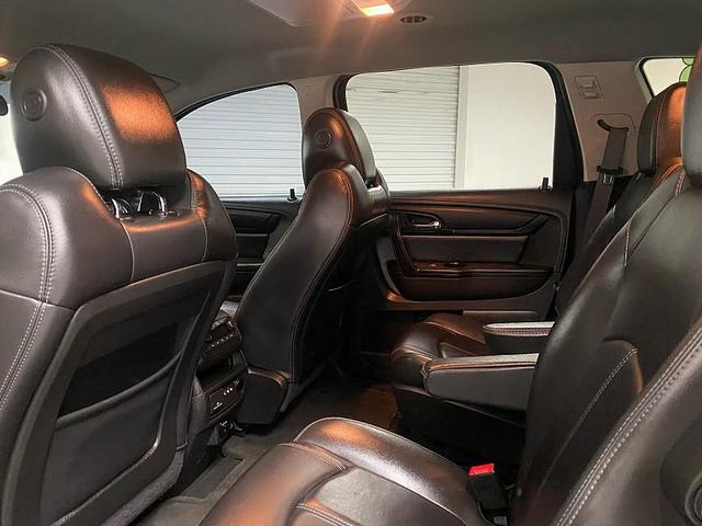 Photo of 2015 Silver Ice Metallic Chevrolet Traverse