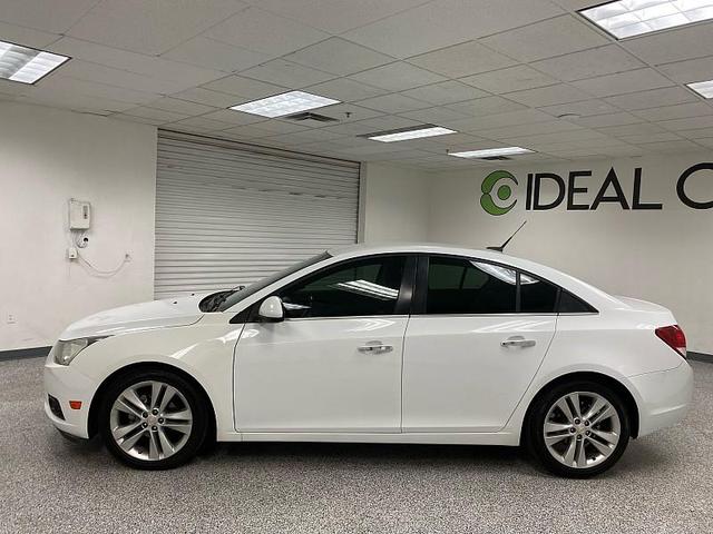 Photo of 2012 Summit White Chevrolet Cruze
