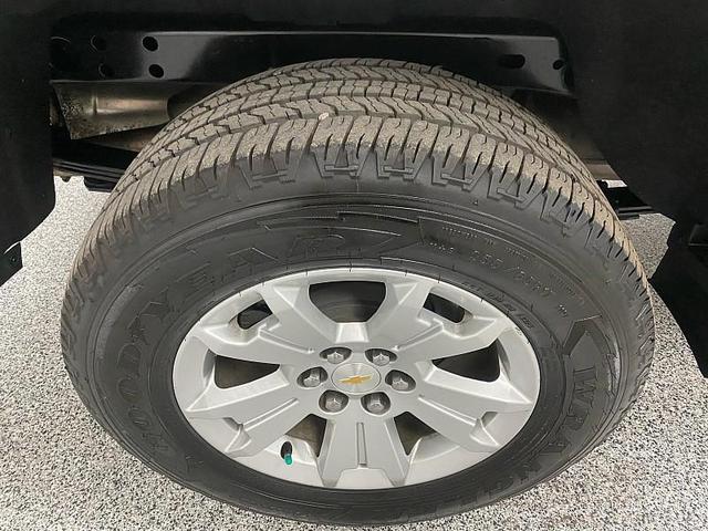 Photo of 2017 Silver Ice Metallic Chevrolet Colorado