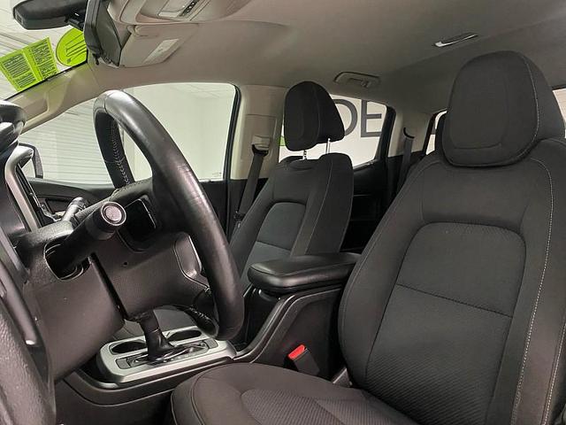 Photo of 2017 Silver Ice Metallic Chevrolet Colorado