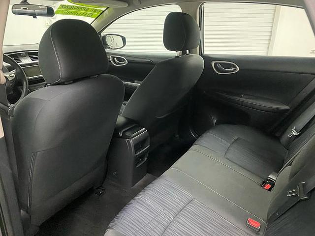 Photo of 2017 Gun Metallic Nissan Sentra