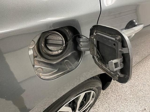 Photo of 2017 Gun Metallic Nissan Sentra