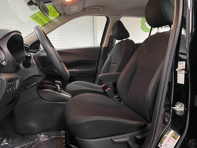 Photo of 2021 Super Black Nissan Kicks