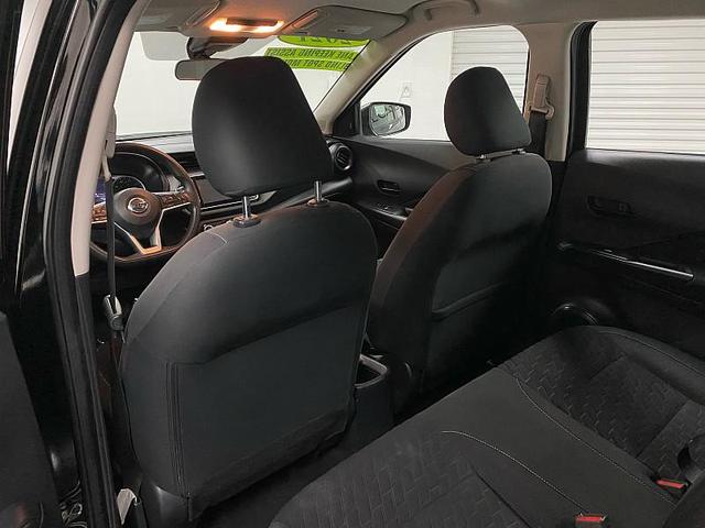 Photo of 2021 Super Black Nissan Kicks