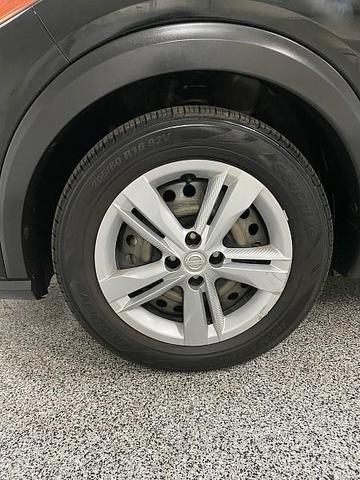 Photo of 2021 Super Black Nissan Kicks