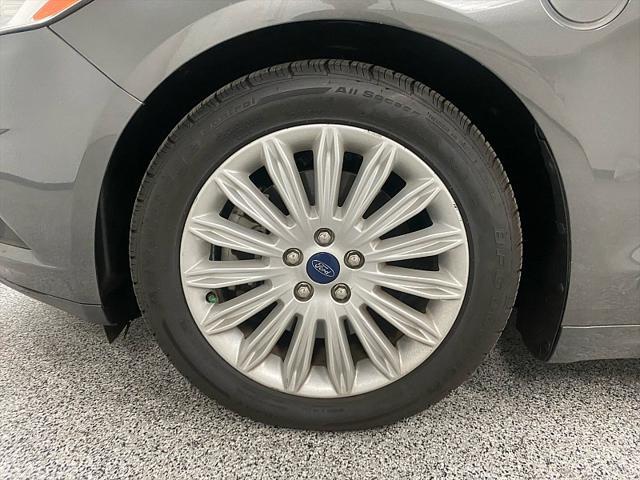 Photo of 2016 GRAY Ford Fusion Energi