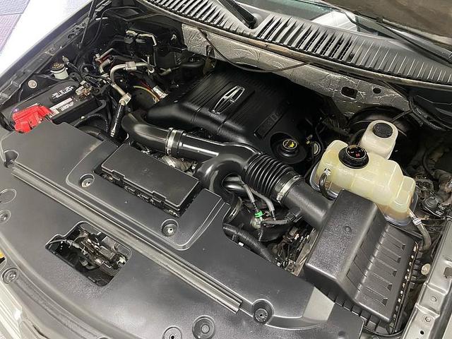 Photo of 2015 Magnetic Metallic Lincoln Navigator
