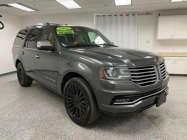 Photo of 2015 Magnetic Metallic Lincoln Navigator