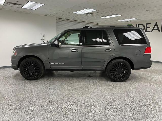 Photo of 2015 Magnetic Metallic Lincoln Navigator