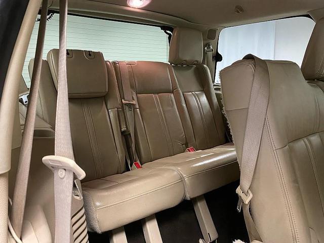 Photo of 2015 Magnetic Metallic Lincoln Navigator