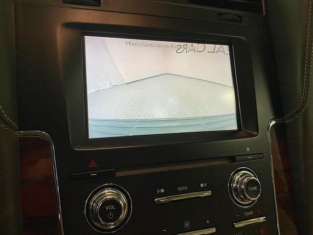 Photo of 2015 Magnetic Metallic Lincoln Navigator