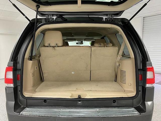 Photo of 2015 Magnetic Metallic Lincoln Navigator