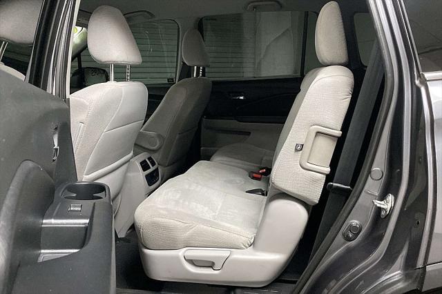 Photo of 2017 Modern Steel Metallic Honda Pilot