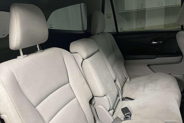 Photo of 2017 Modern Steel Metallic Honda Pilot
