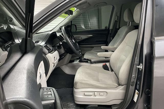 Photo of 2017 Modern Steel Metallic Honda Pilot