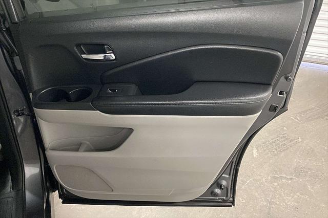 Photo of 2017 Modern Steel Metallic Honda Pilot