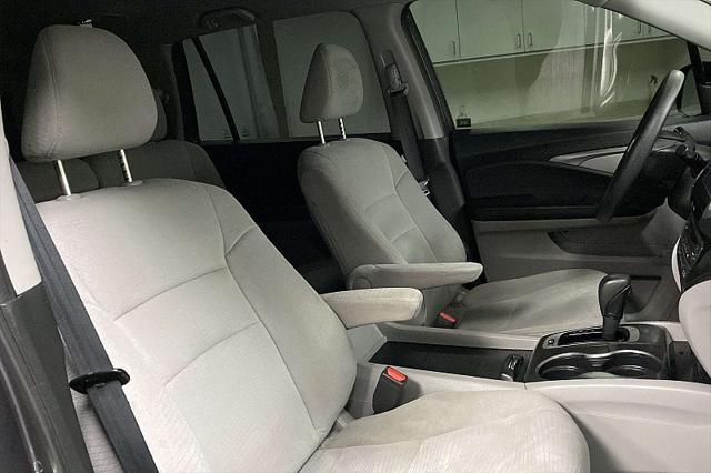 Photo of 2017 Modern Steel Metallic Honda Pilot