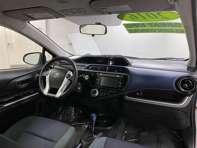 Photo of 2016 Super White Toyota Prius c