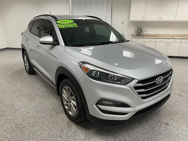 Photo of 2017 Molten Silver Hyundai TUCSON