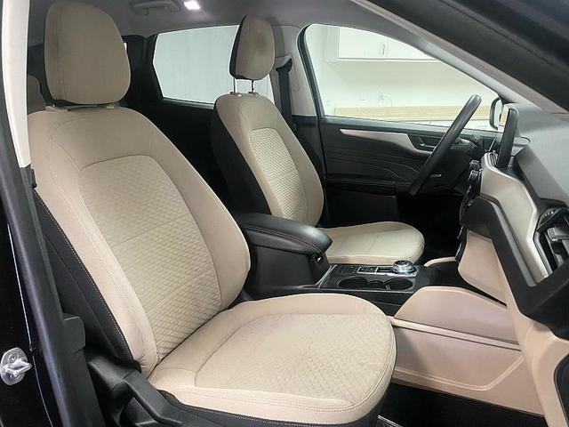 Photo of 2022 Agate Black Metallic Ford Escape