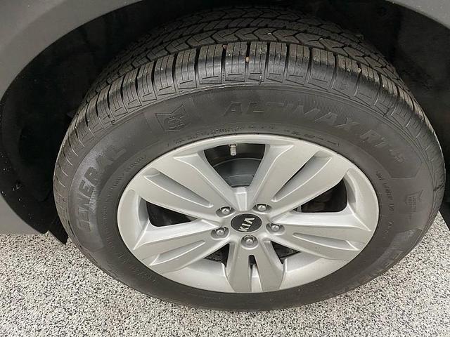 Photo of 2017 Black Cherry Kia Sportage