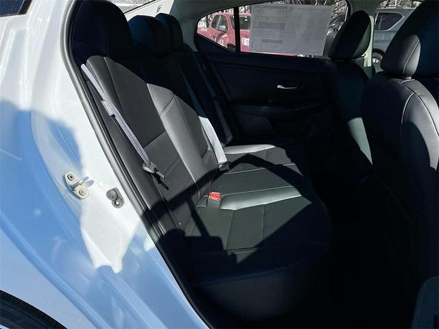 Photo of 2025 White Nissan Sentra