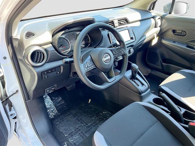 Photo of 2025 Cloud White Nissan Versa