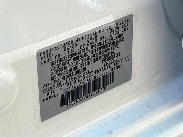 Photo of 2025 Cloud White Nissan Versa