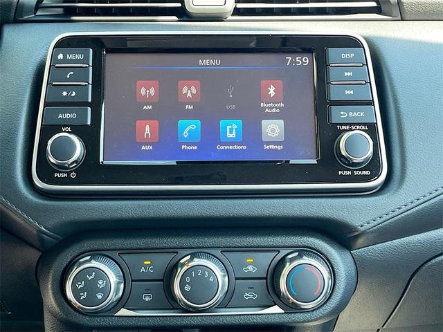 Photo of 2025 Cloud White Nissan Versa