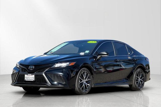 Photo of 2022 Midnight Black Metallic Toyota Camry