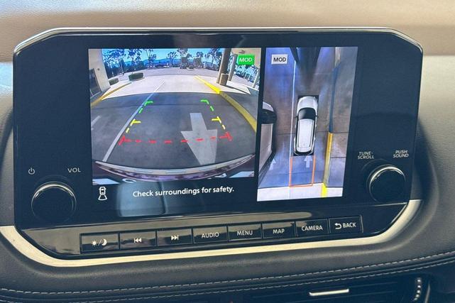 Photo of 2023 Scarlet Ember Tintcoat Nissan Rogue