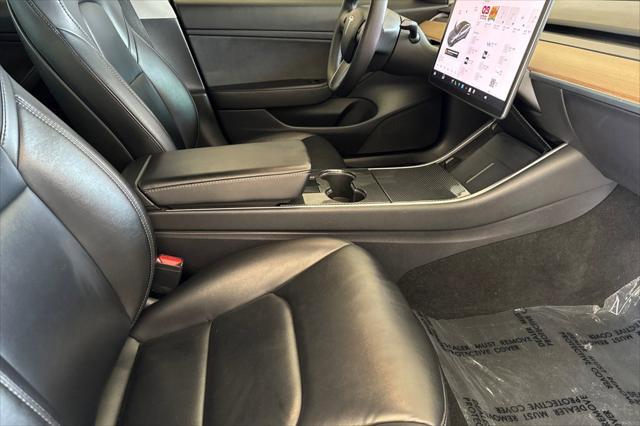 Photo of 2020 Midnight Silver Metallic Tesla Model 3