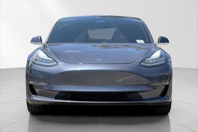 Photo of 2020 Midnight Silver Metallic Tesla Model 3