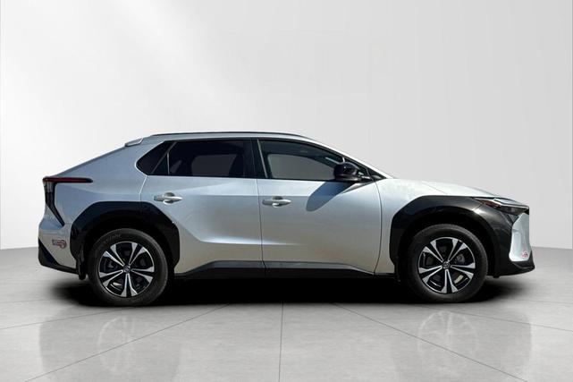 Photo of 2024 Elemental Silver Metallic Toyota bZ4X