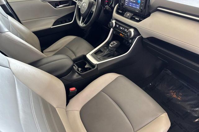 Photo of 2021 Midnight Black Metallic Toyota RAV4