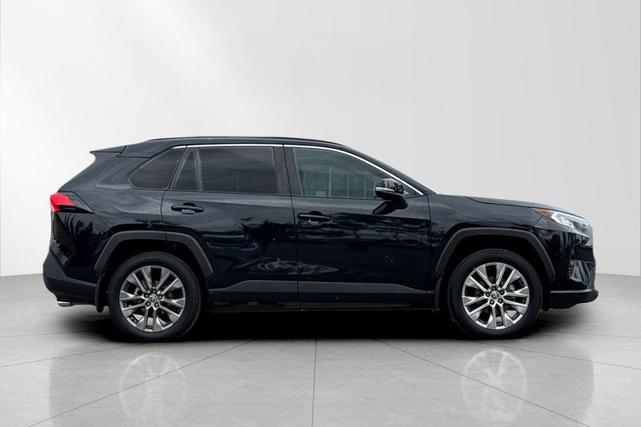 Photo of 2021 Midnight Black Metallic Toyota RAV4
