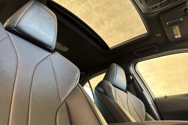 Photo of 2020 Ultra White Lexus UX 200